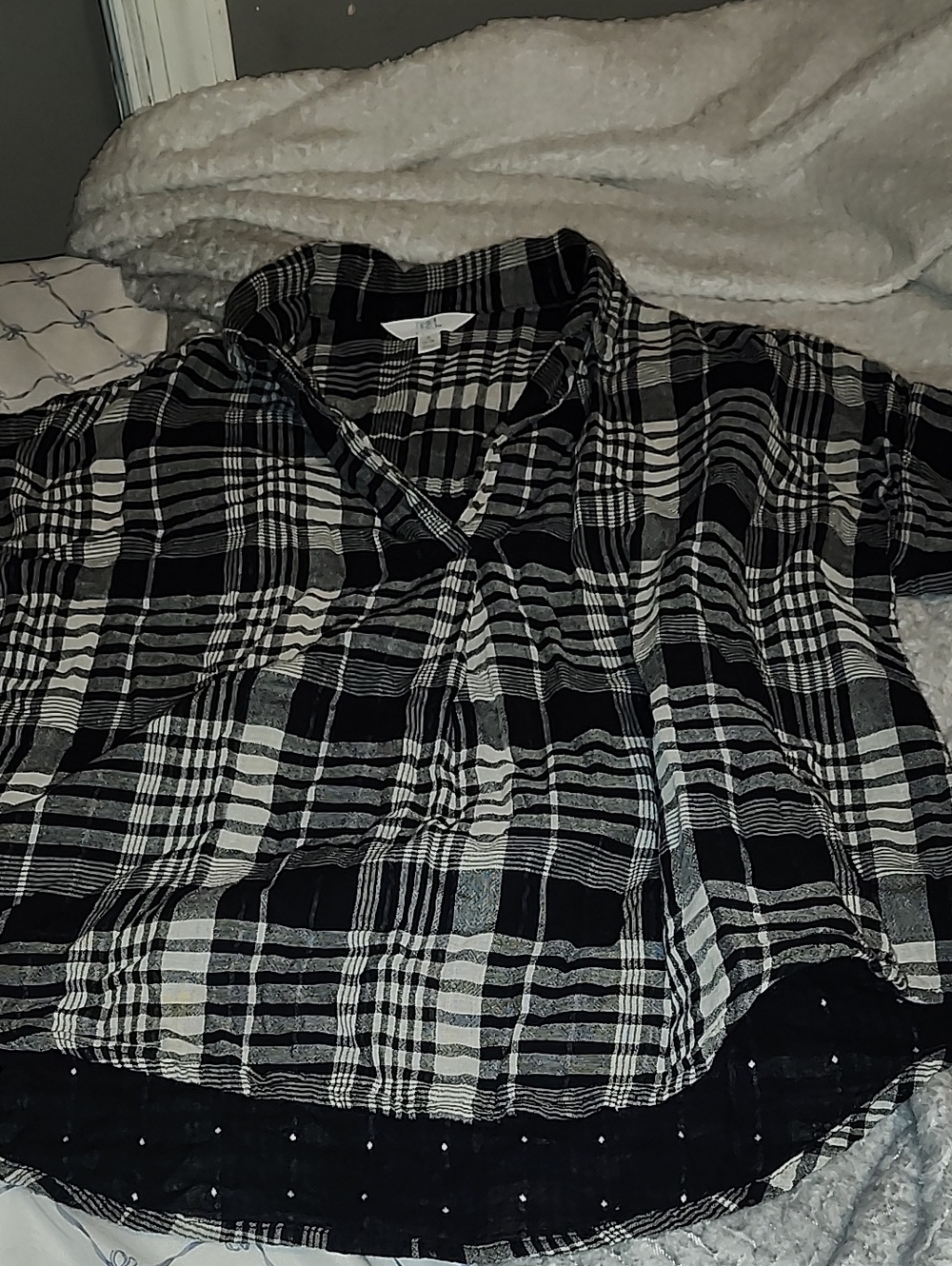 Time and Tru Black and White Plaid Button-Down Shirt
